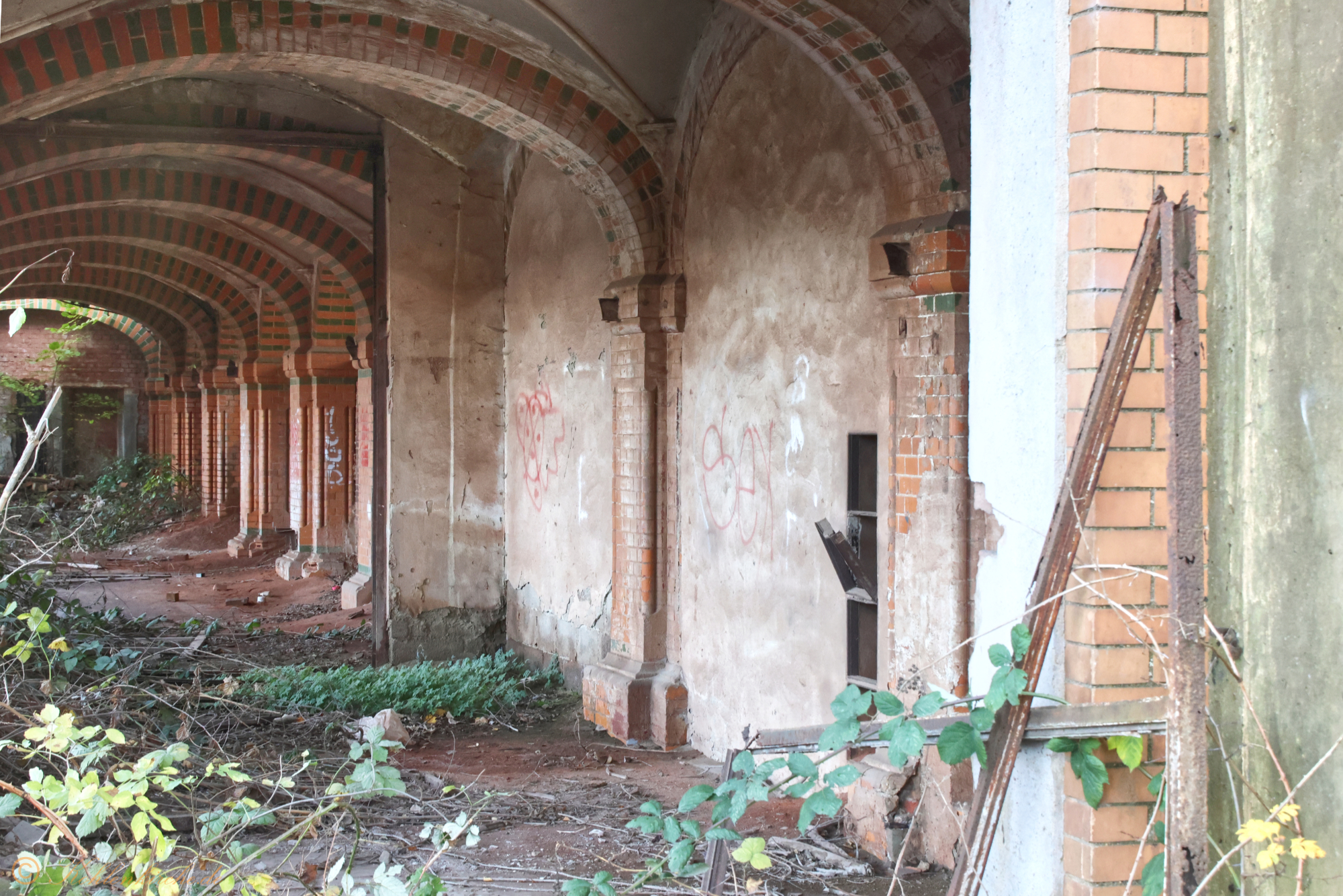 Der Abschied - Das nördliche Seitenschiff der Waschkaue. - Stand November 2023 Kohlenkirche: Letzte Bilder der Waschkaue