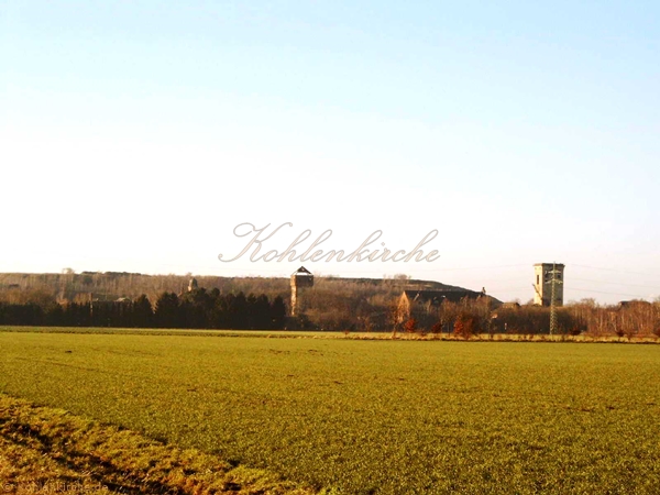 Das Georgschachtgelände aus der Ferne. - Stand 2003 Kohlenkirche: Danksagung Bilder