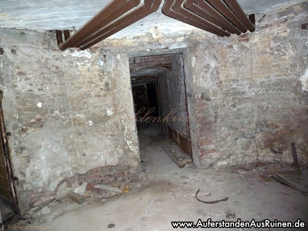 Der Keller im Verwaltungsgebäude der Kohlenkirche. - Stand Juni 2010 Kohlenkirche: Danksagung Bilder