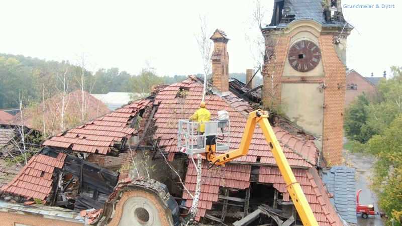 Die ersten Maßnahmen wurden getroffen. Die Bäume wurden von der Kohlenkirche entfernt. - Stand Oktober 2019 Kohlenkirche: Bäume fällen