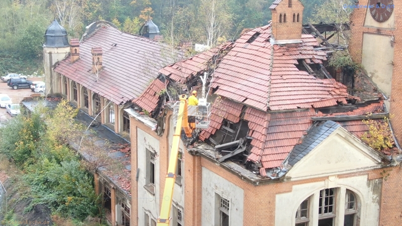 Die ersten Maßnahmen wurden getroffen. Die Bäume wurden von der Kohlenkirche entfernt. - Stand Oktober 2019 Kohlenkirche: Bäume fällen