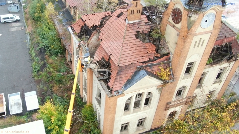 Die ersten Maßnahmen wurden getroffen. Die Bäume wurden von der Kohlenkirche entfernt. - Stand Oktober 2019 Kohlenkirche: Bäume fällen