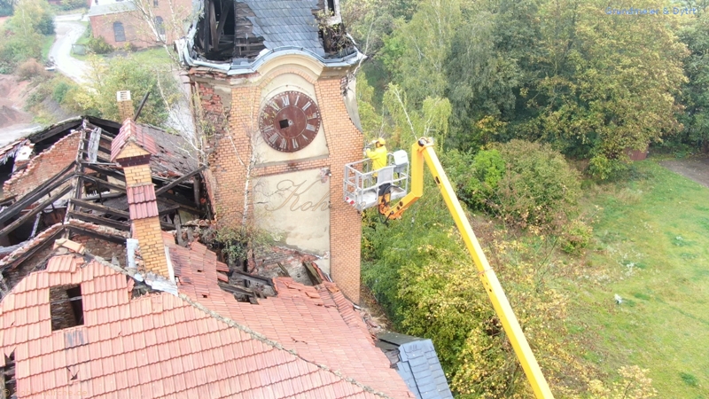 Die ersten Maßnahmen wurden getroffen. Die Bäume wurden von der Kohlenkirche entfernt. - Stand Oktober 2019 Kohlenkirche: Bäume fällen