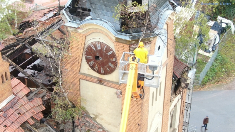 Die ersten Maßnahmen wurden getroffen. Die Bäume wurden von der Kohlenkirche entfernt. - Stand Oktober 2019 Kohlenkirche: Bäume fällen