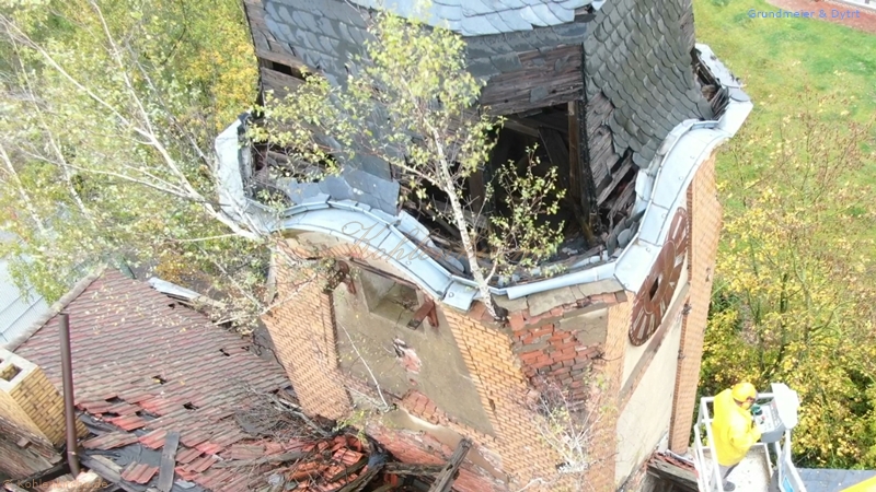 Die ersten Maßnahmen wurden getroffen. Die Bäume wurden von der Kohlenkirche entfernt. - Stand Oktober 2019 Kohlenkirche: Bäume fällen