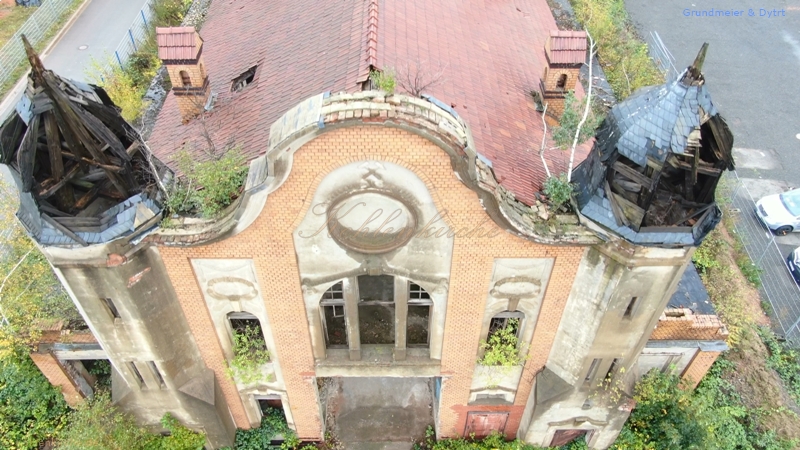 Die ersten Maßnahmen wurden getroffen. Die Bäume wurden von der Kohlenkirche entfernt. - Stand Oktober 2019 Kohlenkirche: Bäume fällen