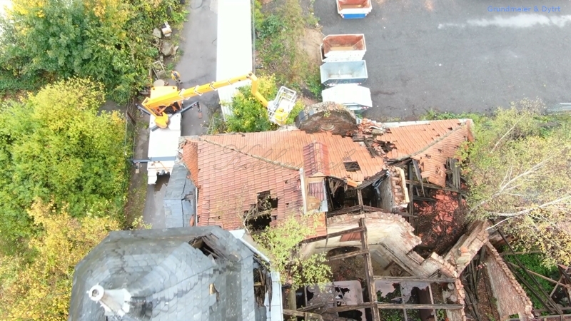 Die ersten Maßnahmen wurden getroffen. Die Bäume wurden von der Kohlenkirche entfernt. - Stand Oktober 2019 Kohlenkirche: Bäume fällen