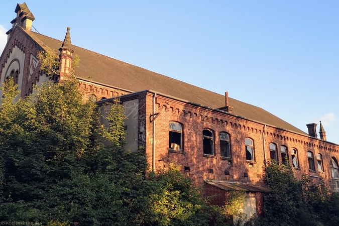 Die Westseite der Elektrozentrale. - Stand August 2021 Kohlenkirche: Elektrozentrale