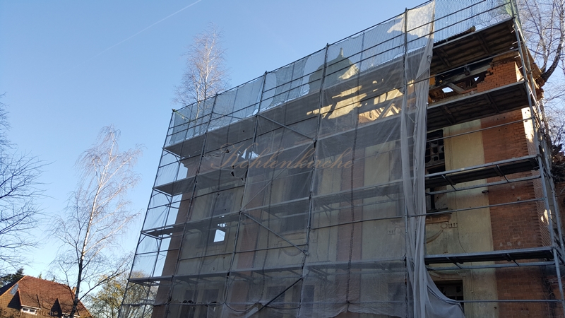 Am wenigsten ist die Mitte der Verwaltung von der Nordseite betroffen. - Stand Februar 2019 Kohlenkirche: Schäden Außen