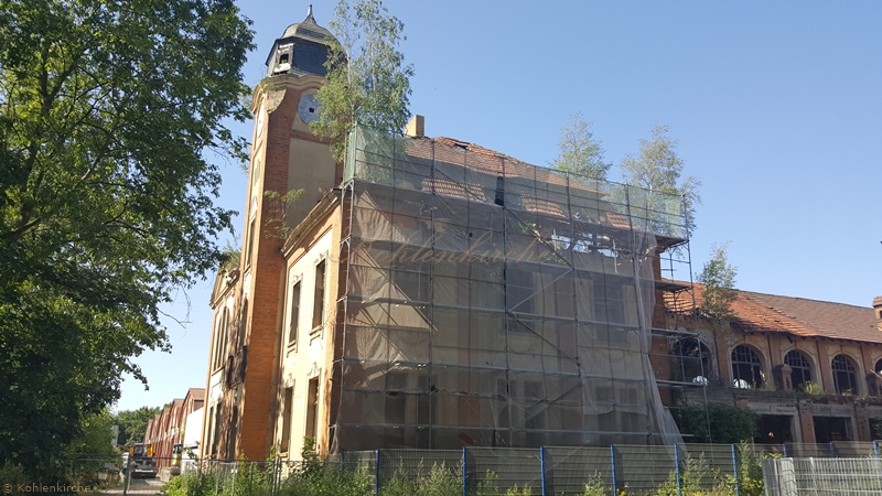 Die Nordseite der Kohlenkirche wurde aus Sicherheitsgründen abgesichert. - Stand Juni 2019 Kohlenkirche: Verwaltung Außen