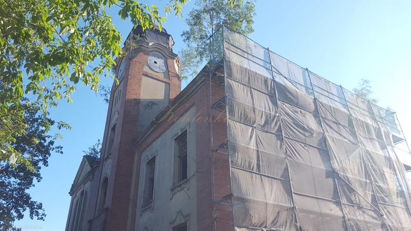 Durch den Turm bekam die Zeche ihren Namen Kohlenkirche. - Stand Juni 2019 Kohlenkirche: Verwaltung Außen