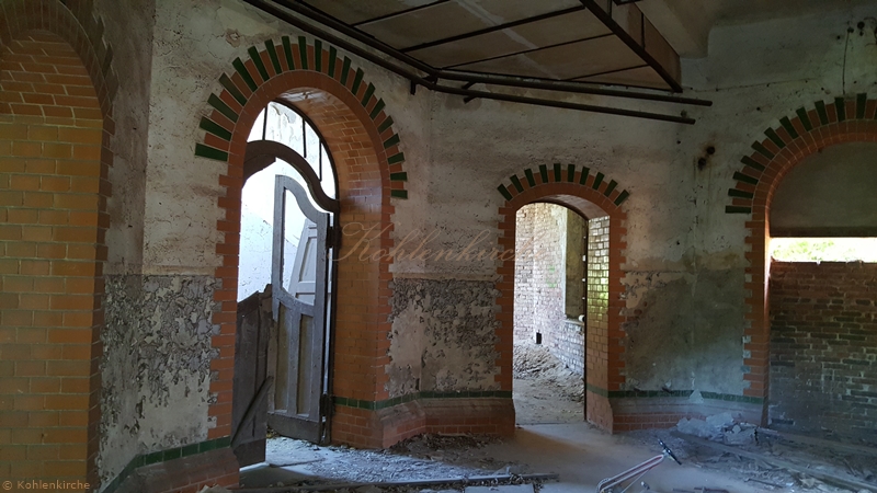 Der Eingang zur Waschkaue wurde zu gemauert. Kohlenkirche: Verwaltung Innen