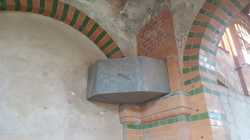 Ein Luftabzugsschacht aus dem nördlichen Seitenschiff. Kohlenkirche: Waschkaue Innen
