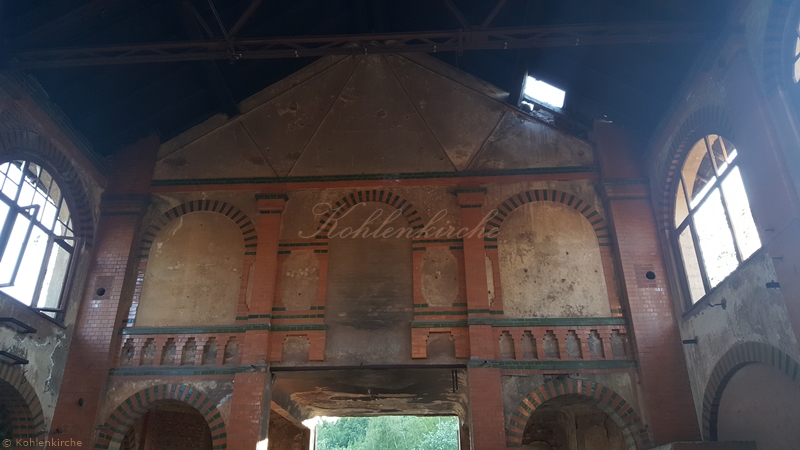 Selbst im inneren der Waschkaue wurde nicht an Verzierungen gespart. Kohlenkirche: Waschkaue Innen