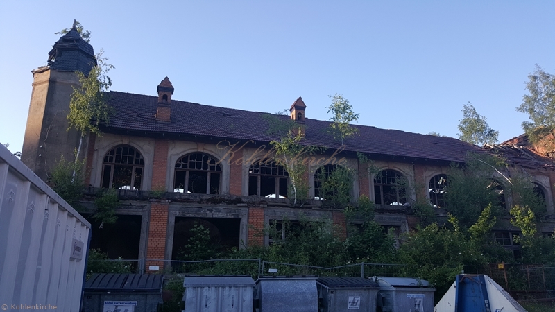 Die südliche Seite der Zeche gleicht der nördlichen Perspektive. - Stand Mai 2018 Kohlenkirche: Waschkaue Außen