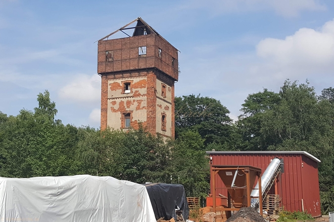 Der Wasserturm war das Wahrzeichen der Stadt. - Stand Juli 2017 Kohlenkirche: Wasserturm